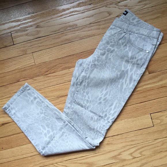 Gerry Weber Pants - Gerry Weber pale cheetah print pants 40/10